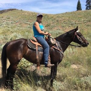 Meet your Posher, Tammy. Country girl from the PNW